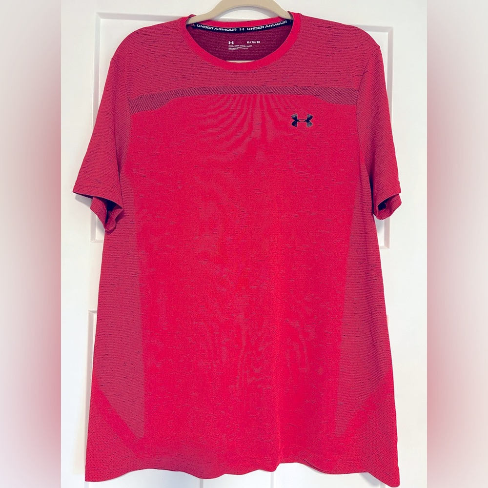 Under Armour Men's Seamless Fitted Short Sleeve Shirt